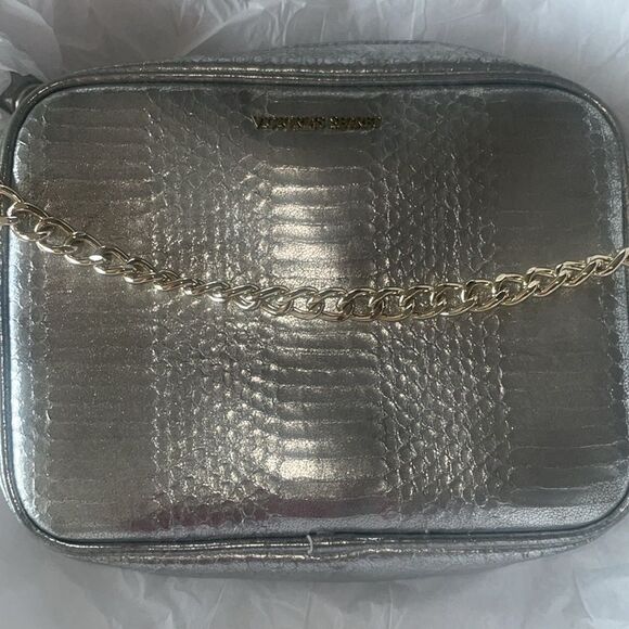 Victoria Secret Silver Metallic Crossbody Bag tassel Accent Chain Strap Bag EUC - Picture 3 of 7